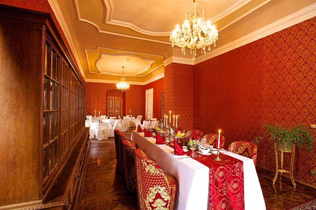 Zámek Potštejn Hotel Kültér fotó